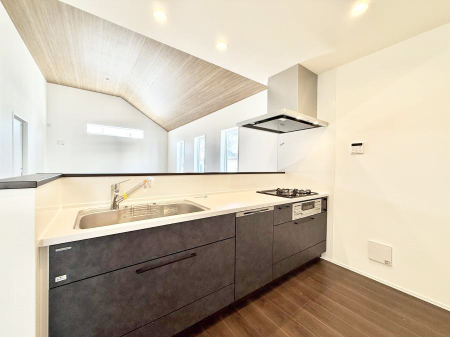 �L�b�`�� ���邳�ƊJ���������Ղ�ȃL�b�`���I  