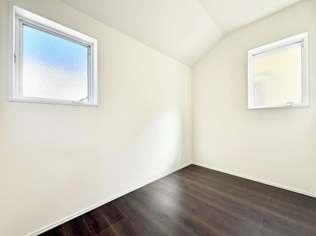 �q������ 2�ʍ̌��Ŗ��邢�����I  