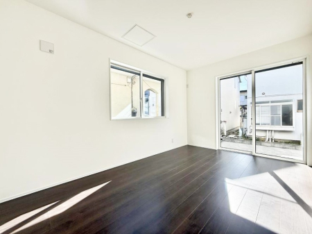 ���̑����� �傫�ȑ��͊J����������A���邳�ʕ��o�b�`���ł�  