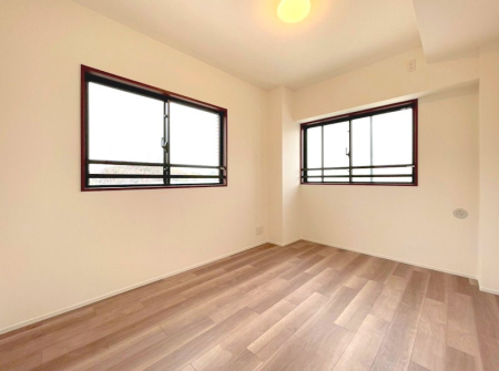 �Q�� 2�ʍ̌��Ŗ��邢�����I  