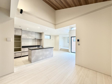 ���r���O ���������났�ƏΊ炪�W�܂�A�S���܂郊�r���O