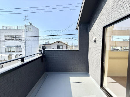 �o���R�j�[ ������ �G�߂̈ڂ낢����������J���I�ȋ�Ԃł�