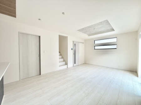 ���r���O ���������났�ƏΊ炪�W�܂�A�S���܂郊�r���O