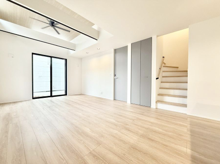 ���r���O �����������������Ɠ��ʂɂ���A�e���̋��