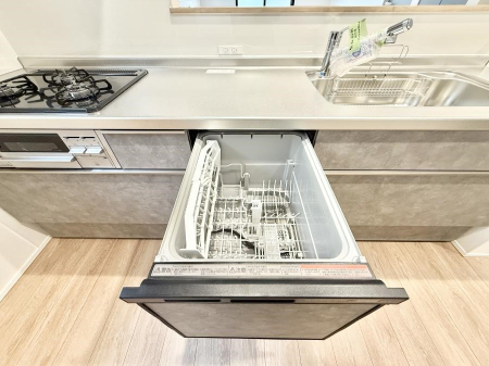 ���̑����� �ݔ�����ԂȂ����I�H����s�J�s�J�Ɏd�グ�Ă���܂�