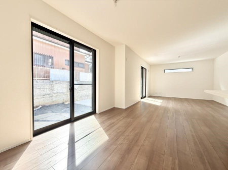 ���r���O �傫�ȑ�����������薾�邢��Ԃł��������������܂�