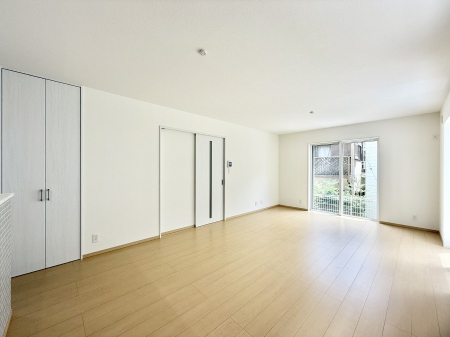 ���r���O ���������S�n�̂����A���z�̃��r���O