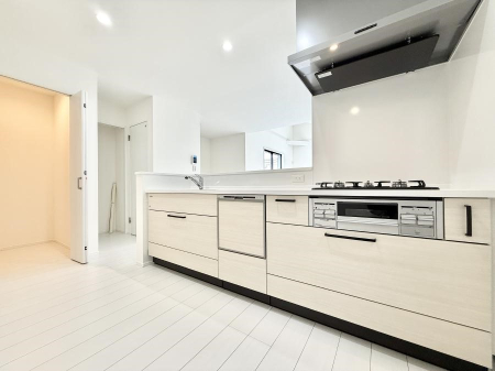 �L�b�`�� ���邢�F�̃L�b�`���͂ǂ�ȃC���e���A�ɂ������܂���