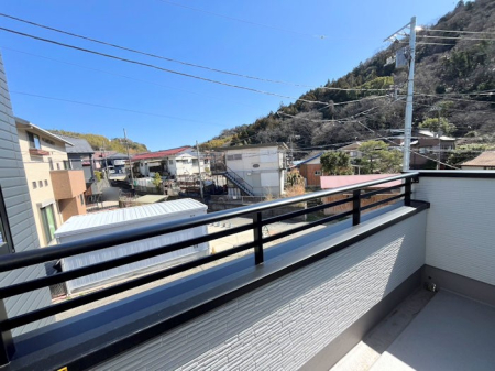 �o���R�j�[ ������ ���R��g�߂Ɋ�����A�J���I�ȃo���R�j�[