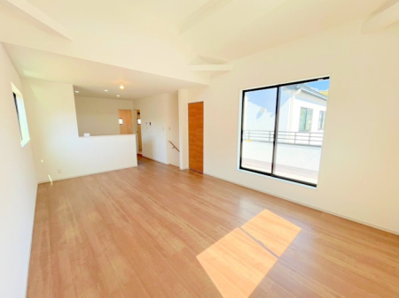 ���r���O �������傫�ȑ�����������薾�邢��Ԃł��������������܂�