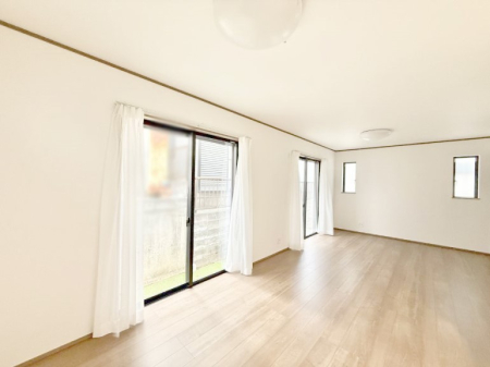 ���r���O �������z�������˂����ޖ��邢LDK�͉Ƒ��ł̂�т芰���܂�  