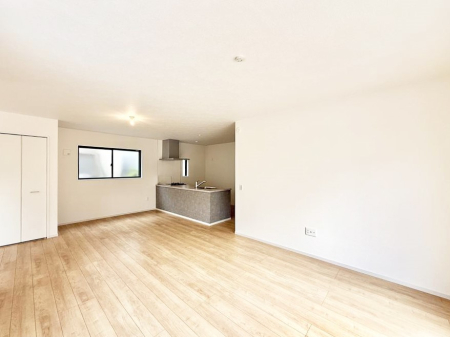 ���̑����� ���났�ƏΊ炪�W�܂�A�S���܂郊�r���O