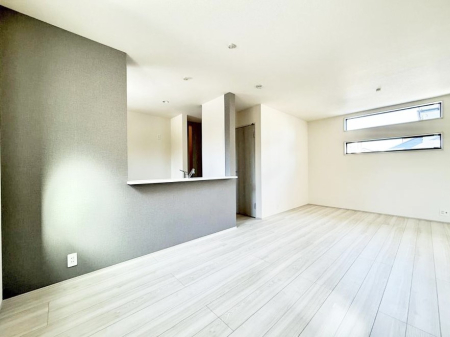 ���r���O ���������S�n�̂����A���z�̃��r���O