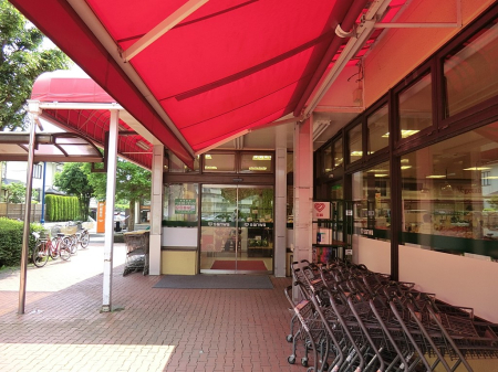 ���ӊ� �X�[�p�[ 300m �X�[�p�[�O�a���u�c�X