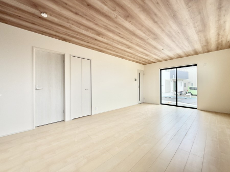 ���r���O ���������났�ƏΊ炪�W�܂�A�S���܂郊�r���O