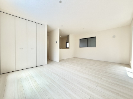 ���r���O ����