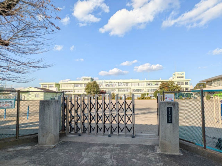 ���ӊ� ���w�Z 300m ���؎s���k���w�Z