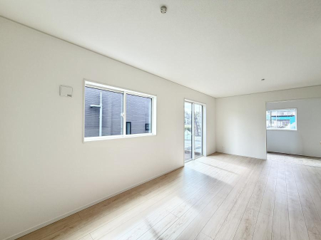 ���r���O ���������S�n�̂����A���z�̃��r���O