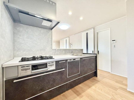 �L�b�`�� ��b���[�܂�ΖʃL�b�`���I�Ƒ��Ƃ̉�b���͂��݂܂�  