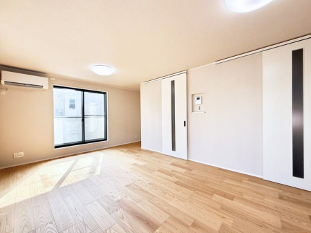 ���̑����� �z�������˂����ޖ��邢LDK�͉Ƒ��ł̂�т芰���܂�