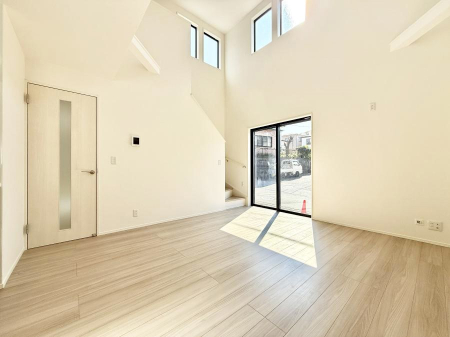 ���r���O ���������R�Ɖ�b�����܂��A�S�n�悢�ЂƂƂ�