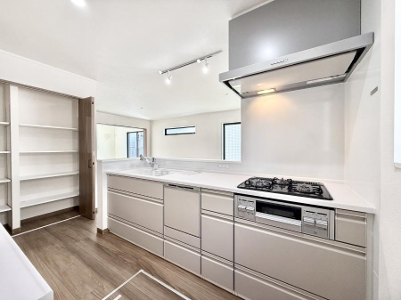 �L�b�`�� �������Ƒ����J��[�߂�A������̂���L�b�`��