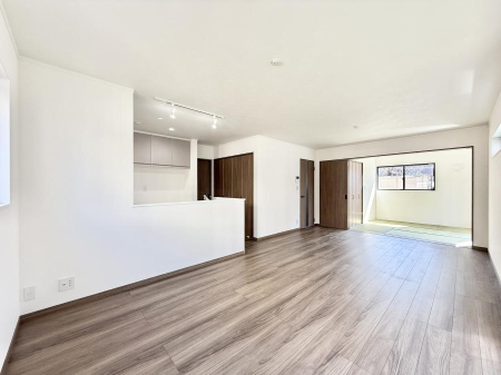 ���r���O ���������S�n�̂����A���z�̃��r���O