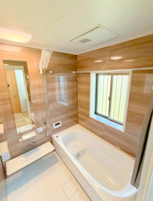 ���� �����������������F�����̕ǖʁA������芰����o�X���[��