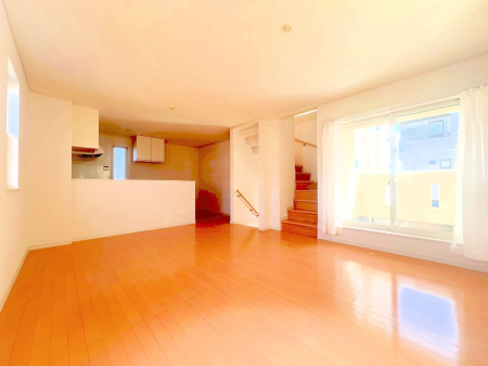 ���r���O ����