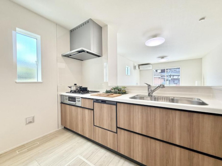 �L�b�`�� ���邳�ƊJ���������Ղ�ȃL�b�`���I  