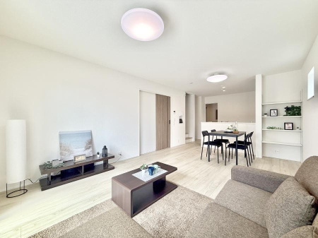 ���r���O �C���e���A���l����̂��y���݂ȍL�����r���O�ł��I