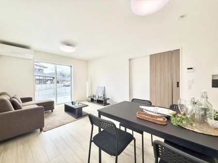 ���r���O �傫�ȑ�����������薾�邢��Ԃł��������������܂�