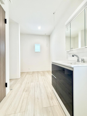 ���̑� �������J�̓����A��̂�������B��p�����h���[�X�y�[�X������΁A������������a