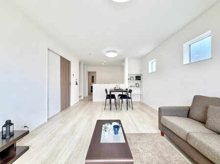 ���r���O �C���e���A���l����̂��y���݂ȍL�����r���O�ł��I  