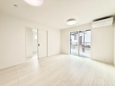 ���̑����� �z�������˂����ޖ��邢LDK�͉Ƒ��ł̂�т芰���܂�