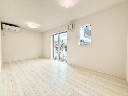 ���r���O ���������S�n�̂����A���z�̃��r���O