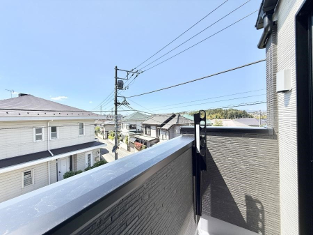 �o���R�j�[ ������ �G�߂̈ڂ낢����������J���I�ȋ�Ԃł�