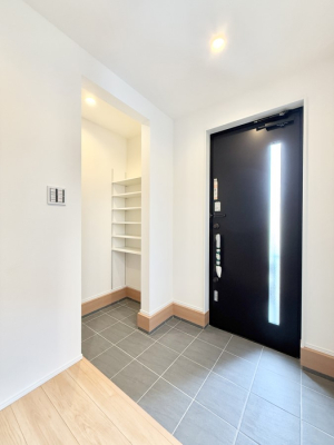 ���� �~���������V���[�Y�C���N���[�N�I�J���O�֎ԁA�x�r�[�J�[���u���܂�  