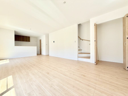 ���r���O ���r���O�C���K�i���̗p�I�R�~���j�P�[�V���������₷���ł���  