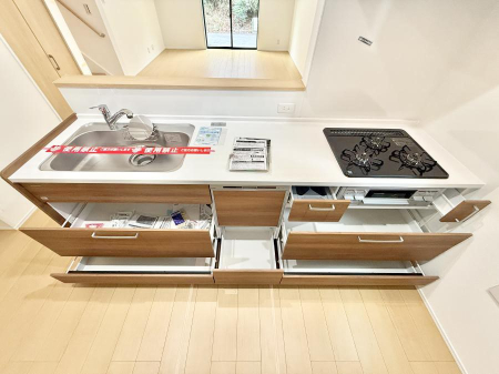 �L�b�`�� �������Ƒ����J��[�߂�A������̂���L�b�`��