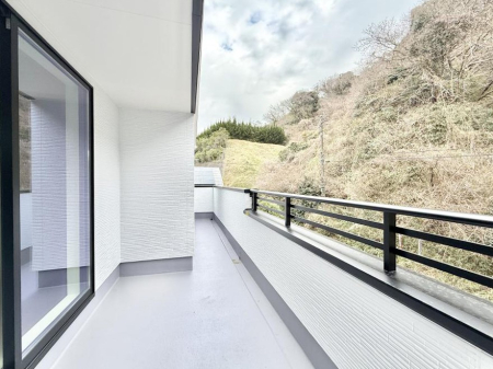 �o���R�j�[ ������ �G�߂̈ڂ낢����������J���I�ȋ�Ԃł�