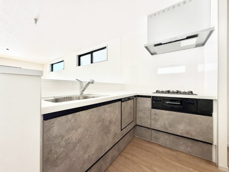 �L�b�`�� ���邳�ƊJ���������Ղ�ȃL�b�`���I  