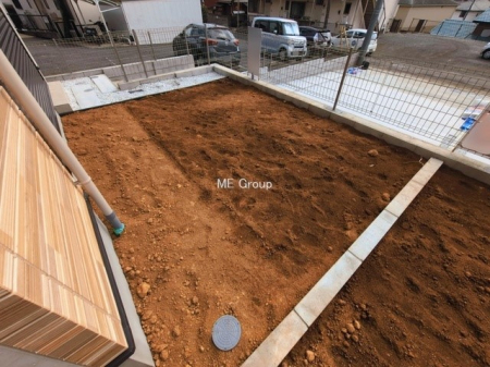 ���̑� �O�ρ���炵�ɏ�����^����A�΂��������ꂽ�Z�܂��ł�