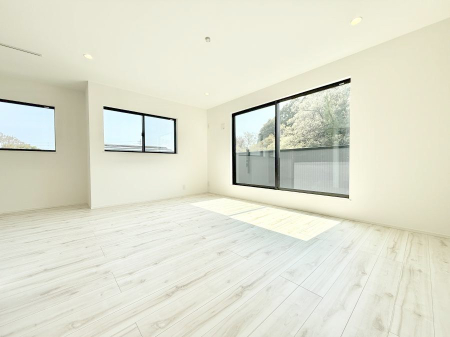 ���r���O �������z�������˂����ޖ��邢LDK�͉Ƒ��ł̂�т芰���܂�  