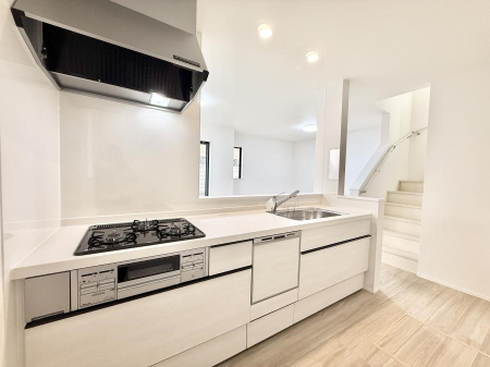 �L�b�`�� �������V���v���Ŕ������S�n�悢���Ԃ𐶂ރL�b�`�����