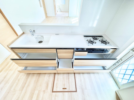 �L�b�`�� �������Ƒ����J��[�߂�A������̂���L�b�`��