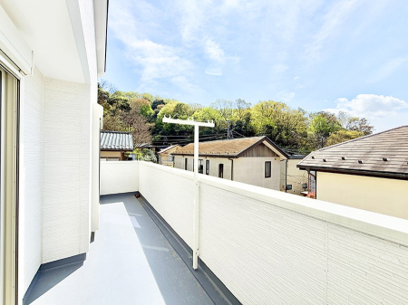 �o���R�j�[ ������ �G�߂̈ڂ낢����������J���I�ȋ�Ԃł�