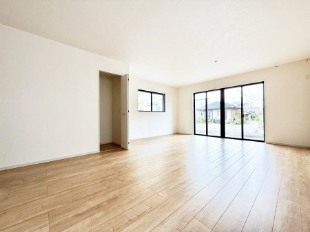 ���̑����� �z�������˂����ޖ��邢LDK�͉Ƒ��ł̂�т芰���܂�