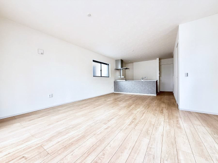 ���r���O �C���e���A���l����̂��y���݂ȍL�����r���O�ł��I