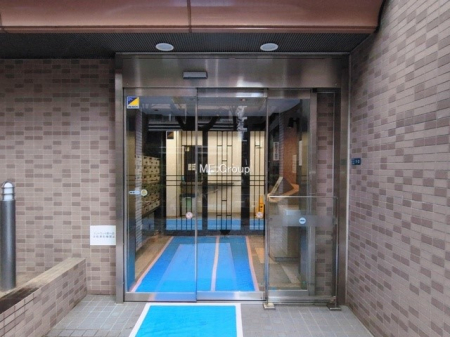 �G���g�����X �O�ρ��I�[�g���b�N��h�ƃJ�����t���ň��S